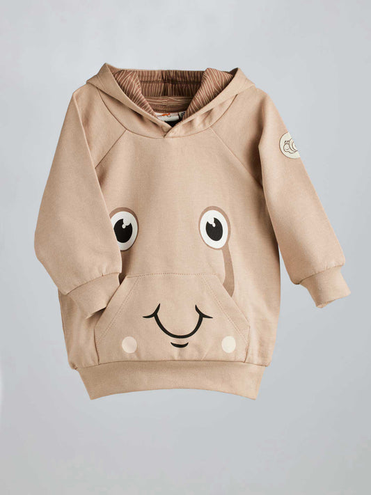 The Infant Jumper Snails 286 is the perfect playtime companion for your child! Crafted from a soft cotton material and designed with two pockets, this jumper lets your little one explore the world in comfort. 