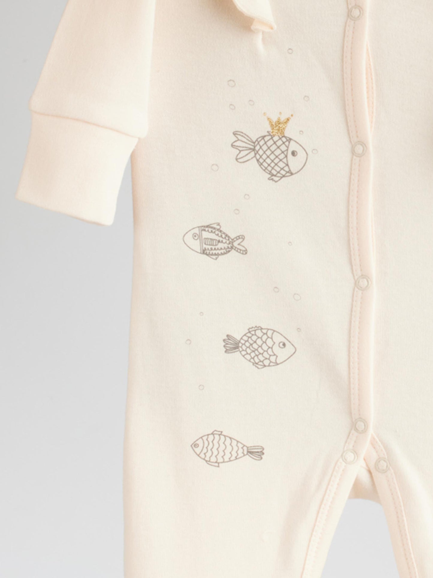 Infant Overall Gold Fish 308 has four fishes and small bubbles printed on the right side, making it look both elegant and cute