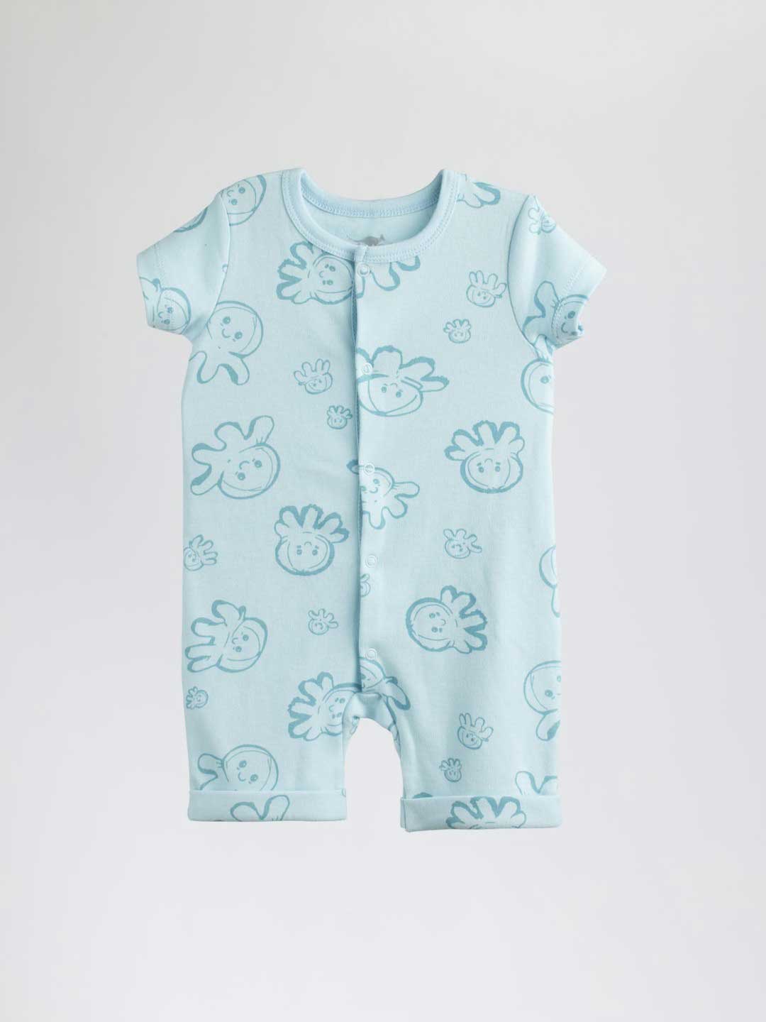 The infant overall short with sea friends print is a piece of clothing perfectly suitable for both, a lazy lie-down in the warmth of the sand and for a naughty bustle in the feet-tickling grass.