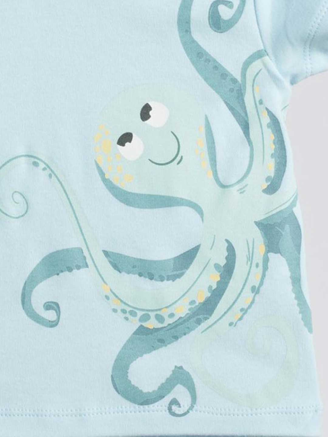 Baby T-shirt Sea Friends 343 is made of 100% natural cotton and its beautiful design will make your baby look stylish and comfortable. 