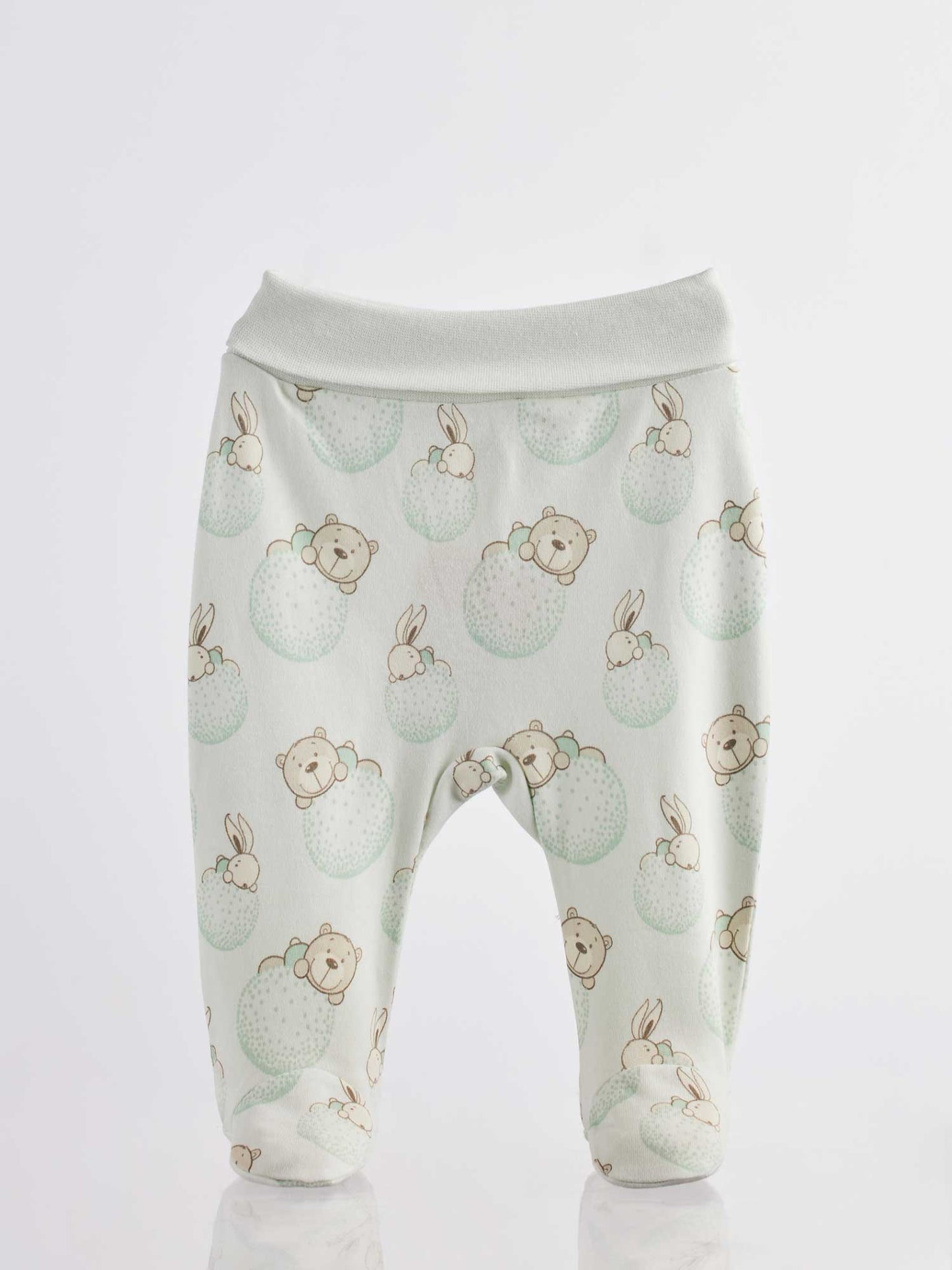 The Infant Pants Bear & Bunny 372 are ideal for your baby's everyday use. These pants feature a wide elastic waistband that won't squeeze or constrict your baby's belly as they play and discover. 